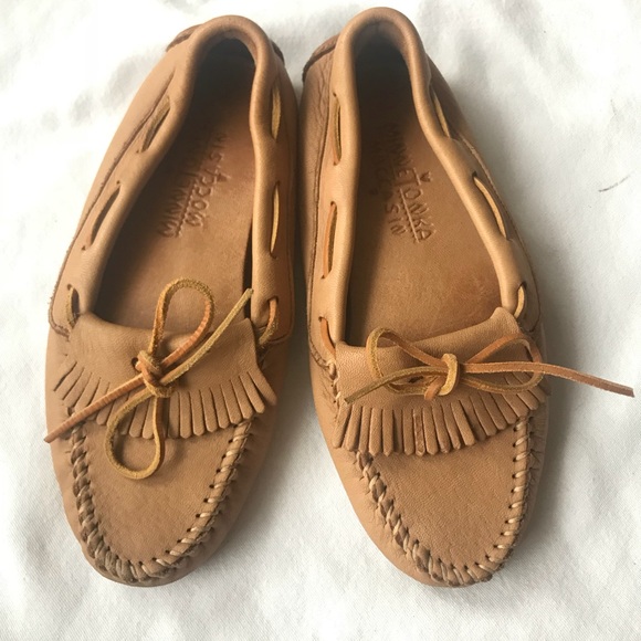 Minnetonka Shoes - Minnetonka brown leather Moccasins size 7